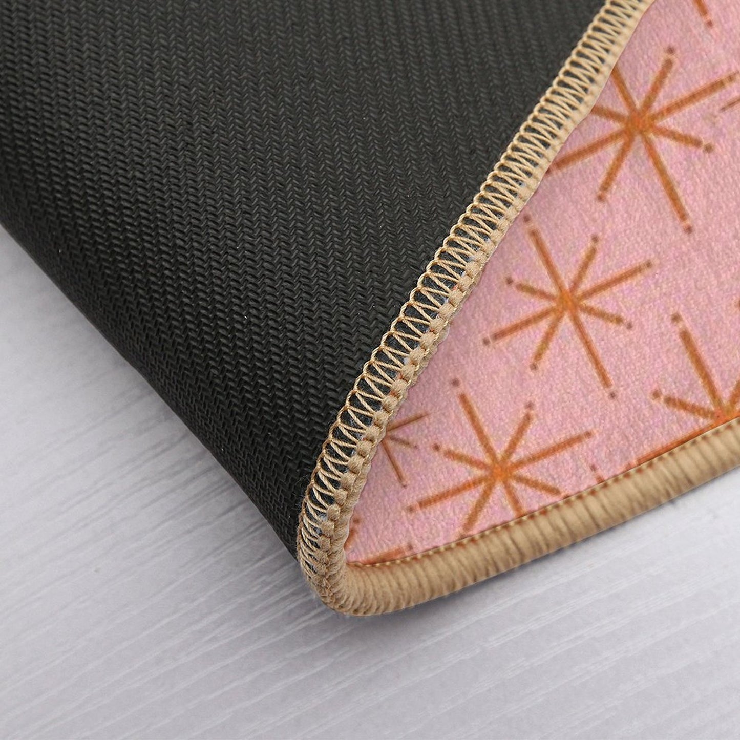 Twinkling Retro Atomic Starburst Pattern in Orange And Pink Stain-Proof Bath Mat