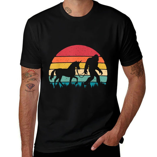 Vintage Retro Sunset Bigfoot - Sasquatch - Unicorn Believer  Versatile T-Shirt