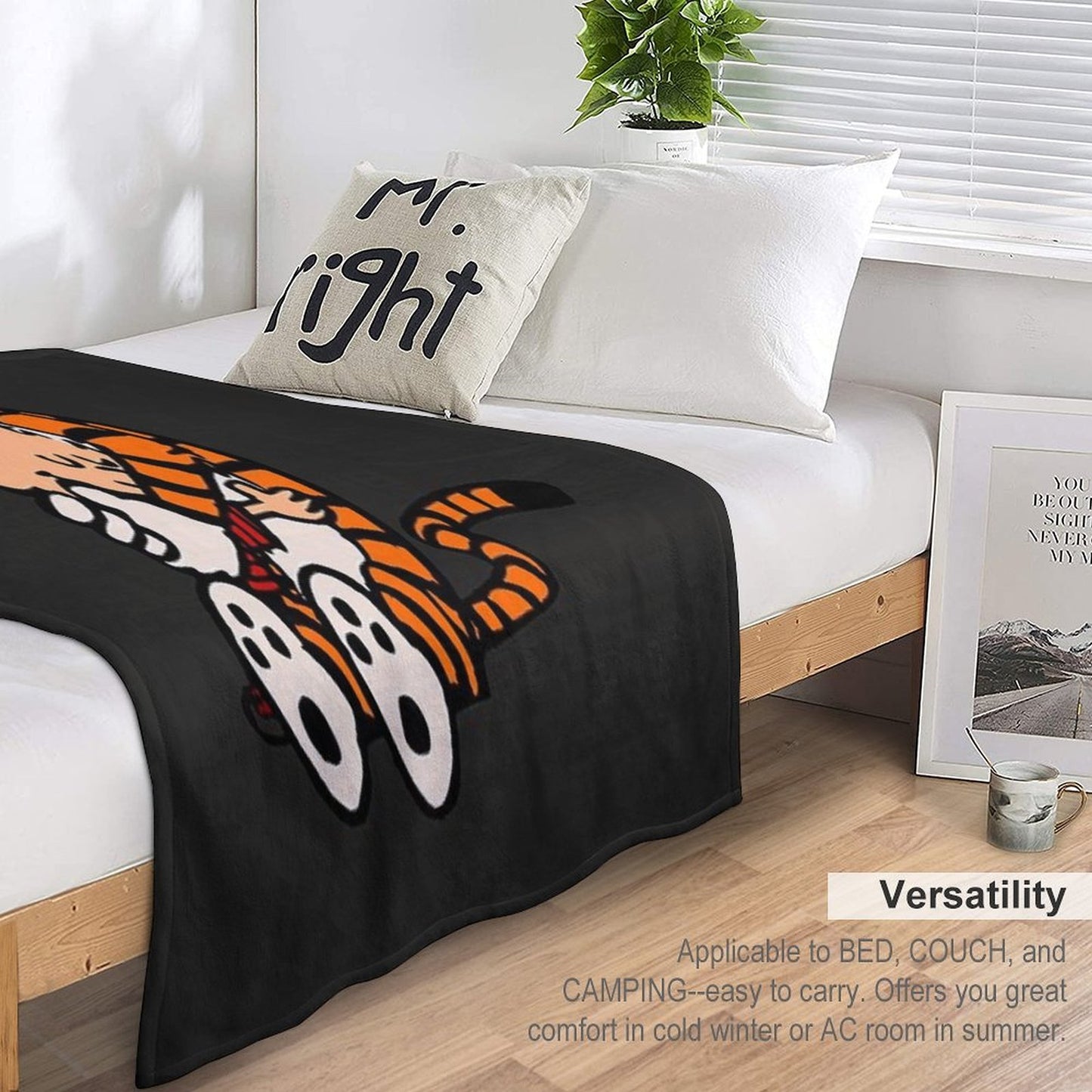Calvin And Hobbes Had Funy Hug Lightweight Throw Blanket
