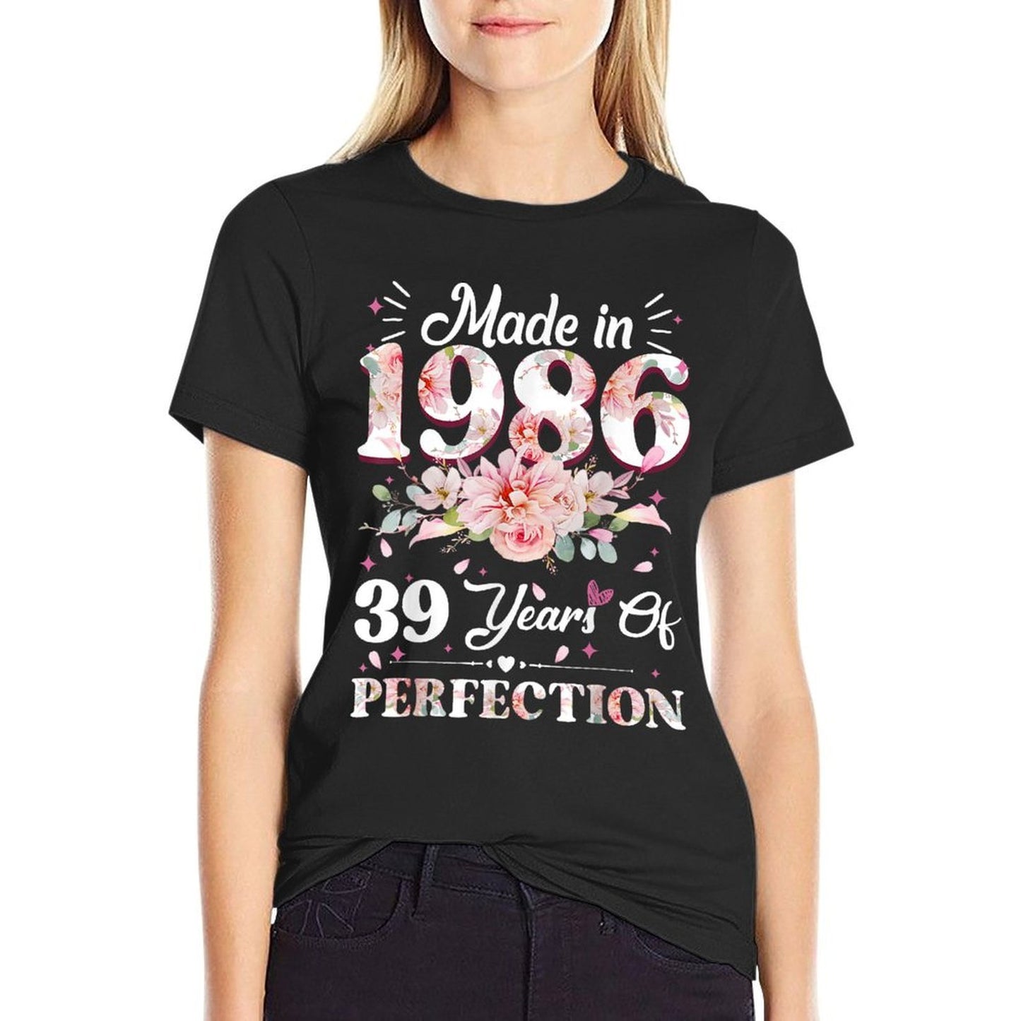 39 Year Old Made In 1986 Floral 39th Birthday Gifts Women Trendy Pattern T-Shirt