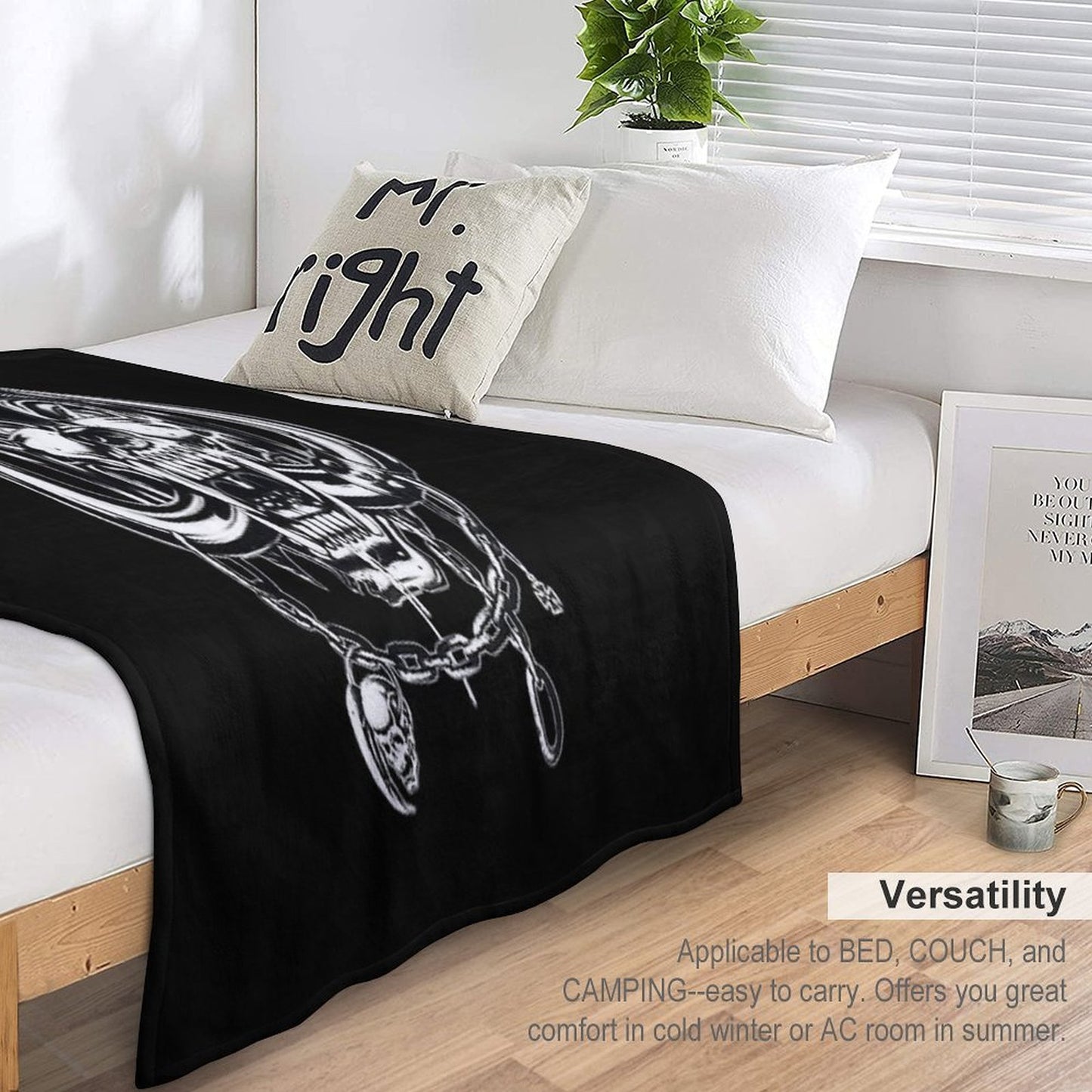 Logo Essential T-Shirt Versatility Throw Blanket