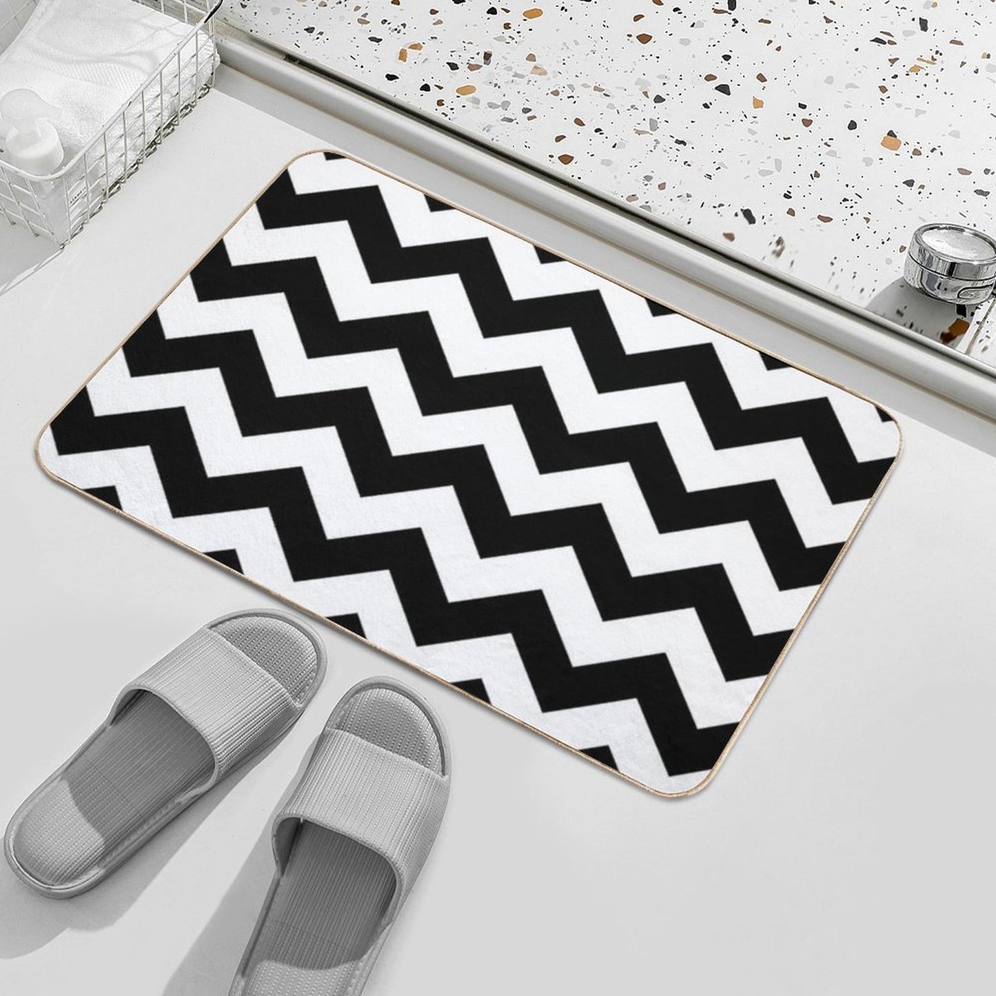 Black And White ZIG-ZAG Easy To Clean Bath Mat