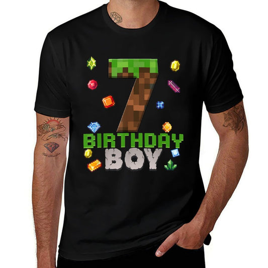 7th Birthday 7 Years Old Video Gamer Pixel Birthday Boys  Versatile T-Shirt