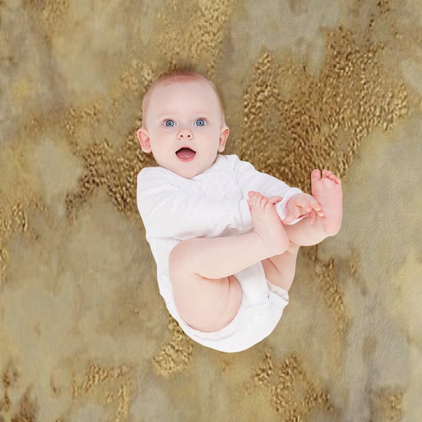 Gold Metallic Marble Texture – Elegant Abstract Beige & Gold Pattern Compact Throw Blanket