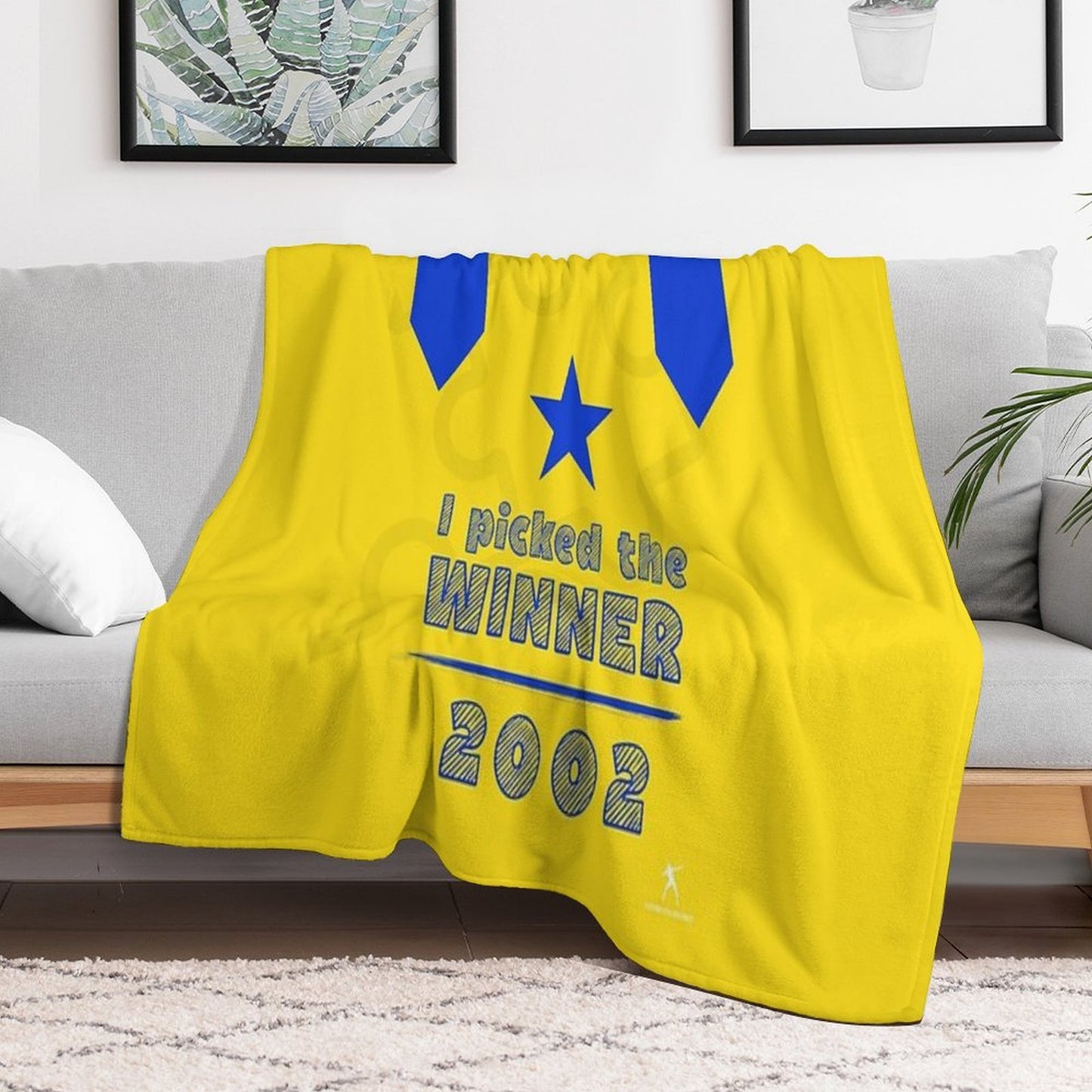 Melbourne Cup T-shirt. Media Puzzle T-shirt All-season Throw Blanket