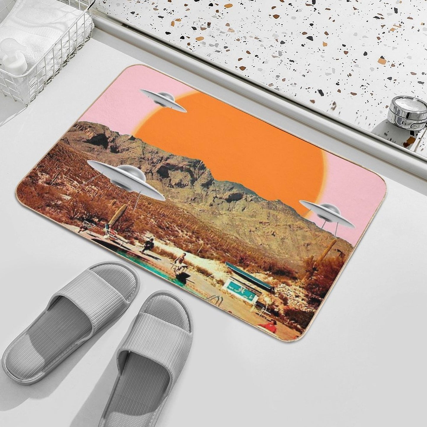 They've Arrived! UFOs Landing in The Desert Rapid-Drying Bath Mat
