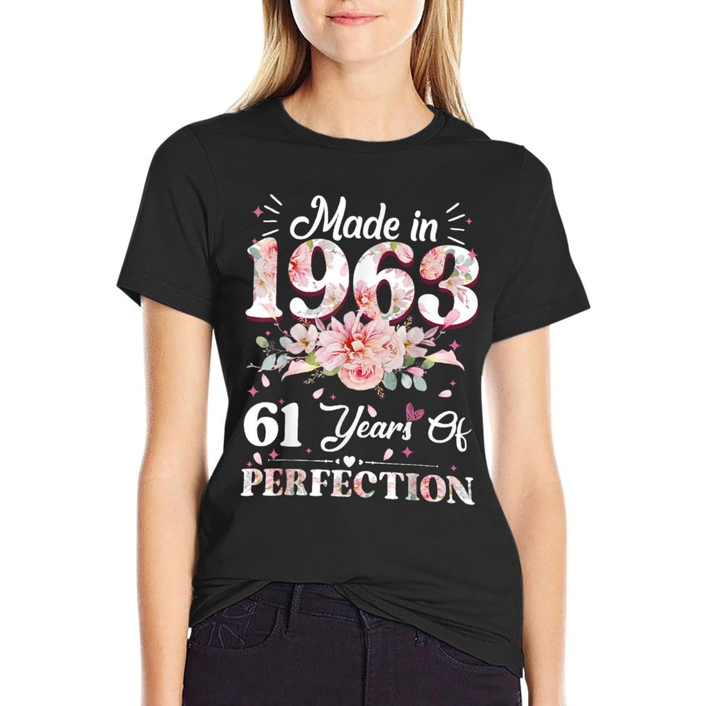 61 Year Old Made In 1963 Floral 61st Birthday Gifts Women Trendy Pattern T-Shirt