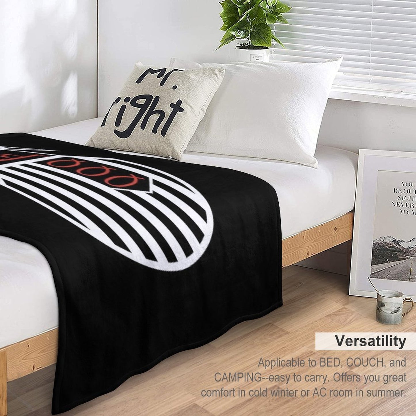 GTFC Est 1878, Premier, Black And White, Basic Logo, Grimsby Town Shrink-resistant Throw Blanket