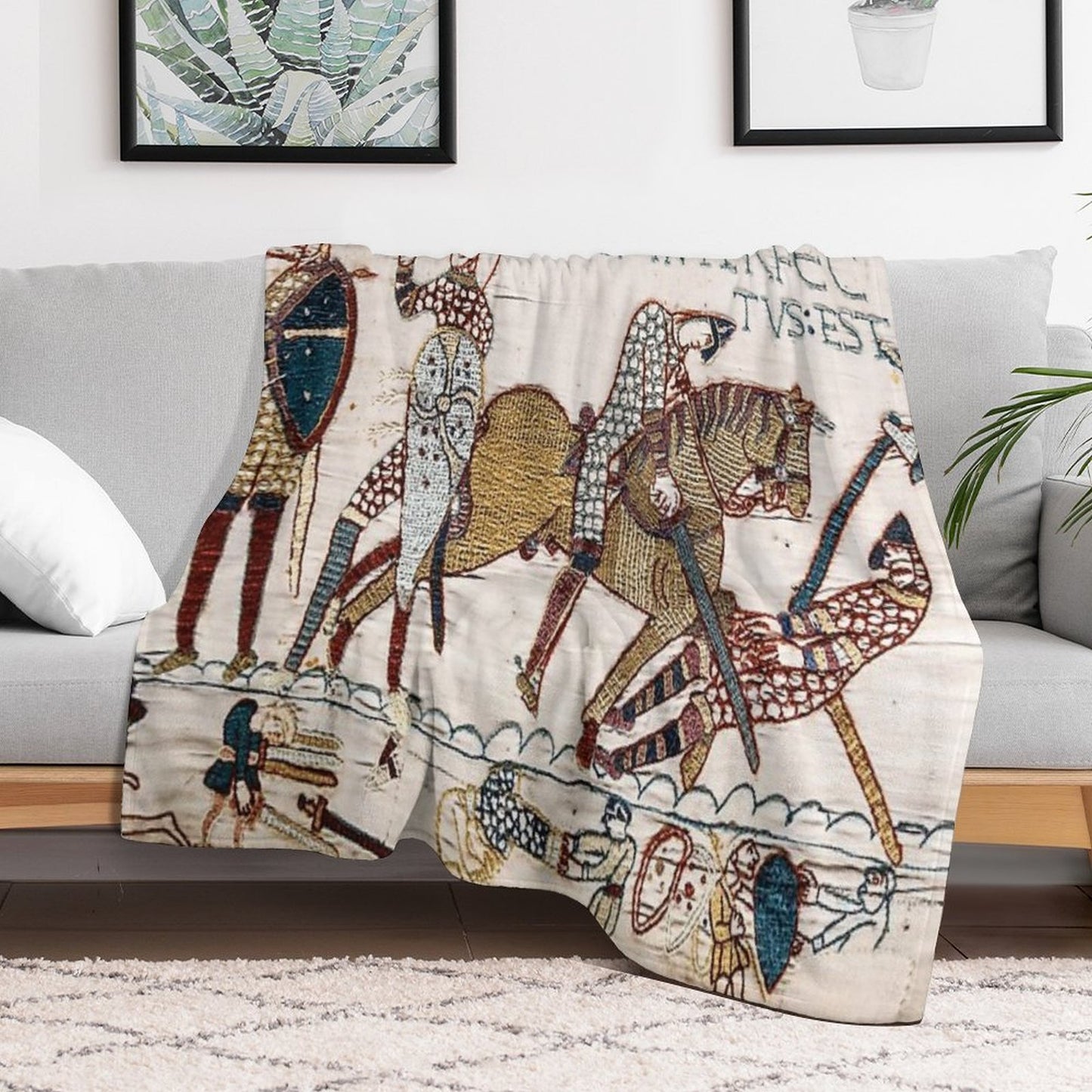 THE BAYEUX TAPESTRY ,The Death of King Harold at Battle of Hastings. Shrink-resistant Throw Blanket
