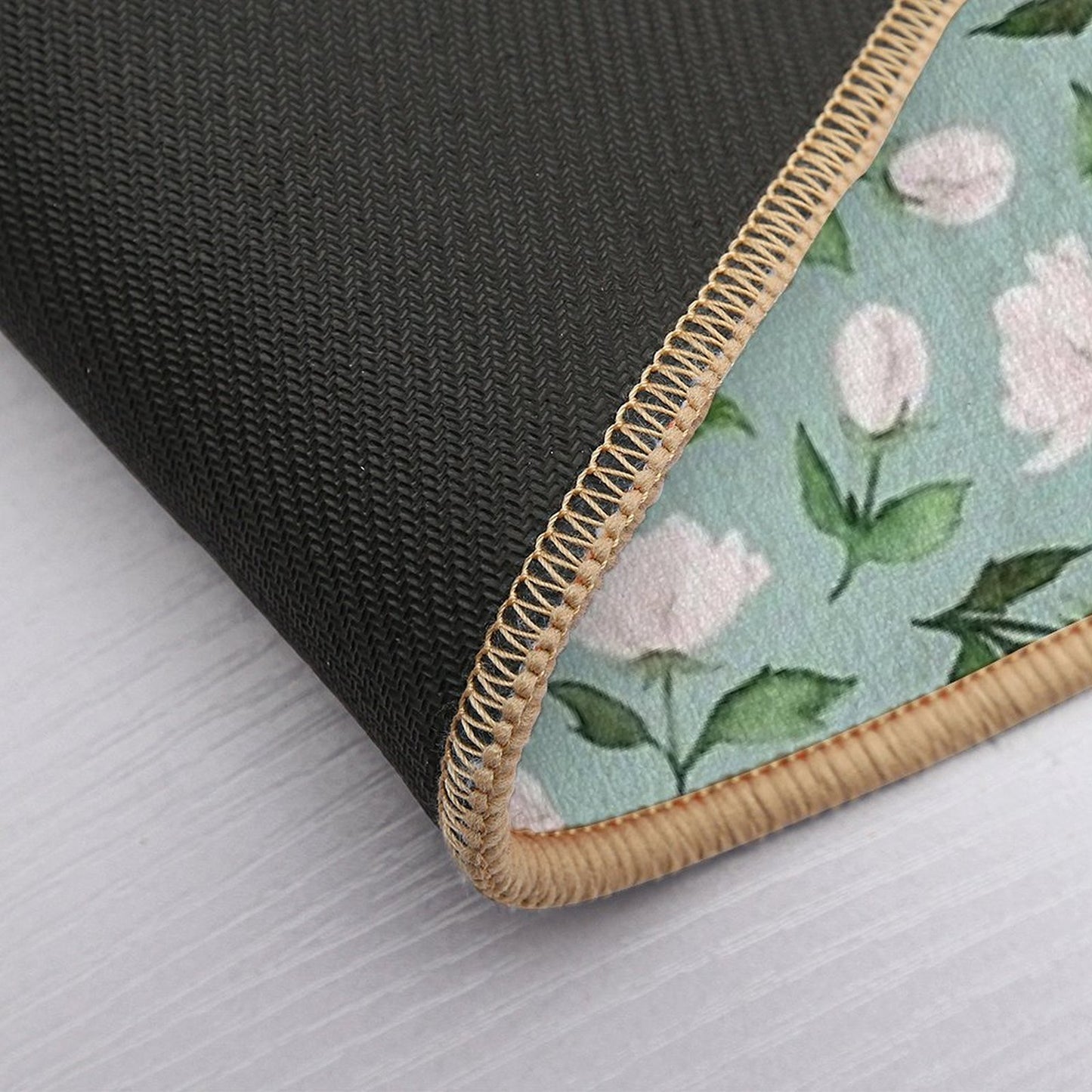White Flowers Fade-Resistant Bath Mat