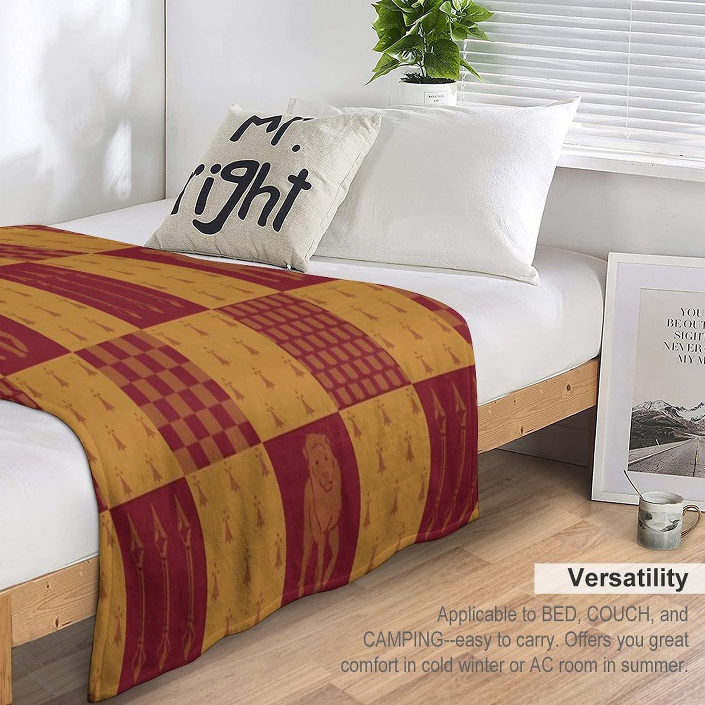 Lion House Pattern Compact Throw Blanket
