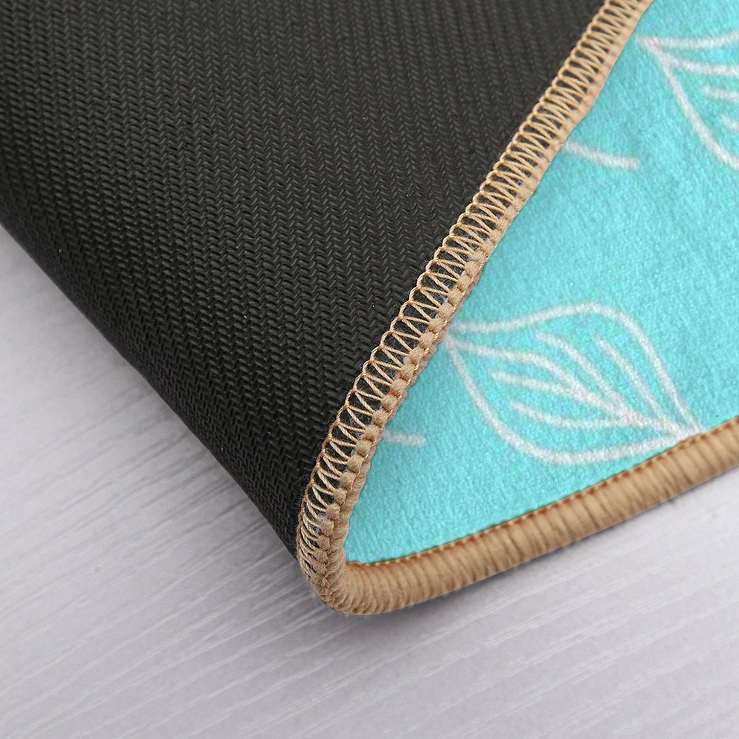 Leaf White Minimalist Stain-Proof Bath Mat