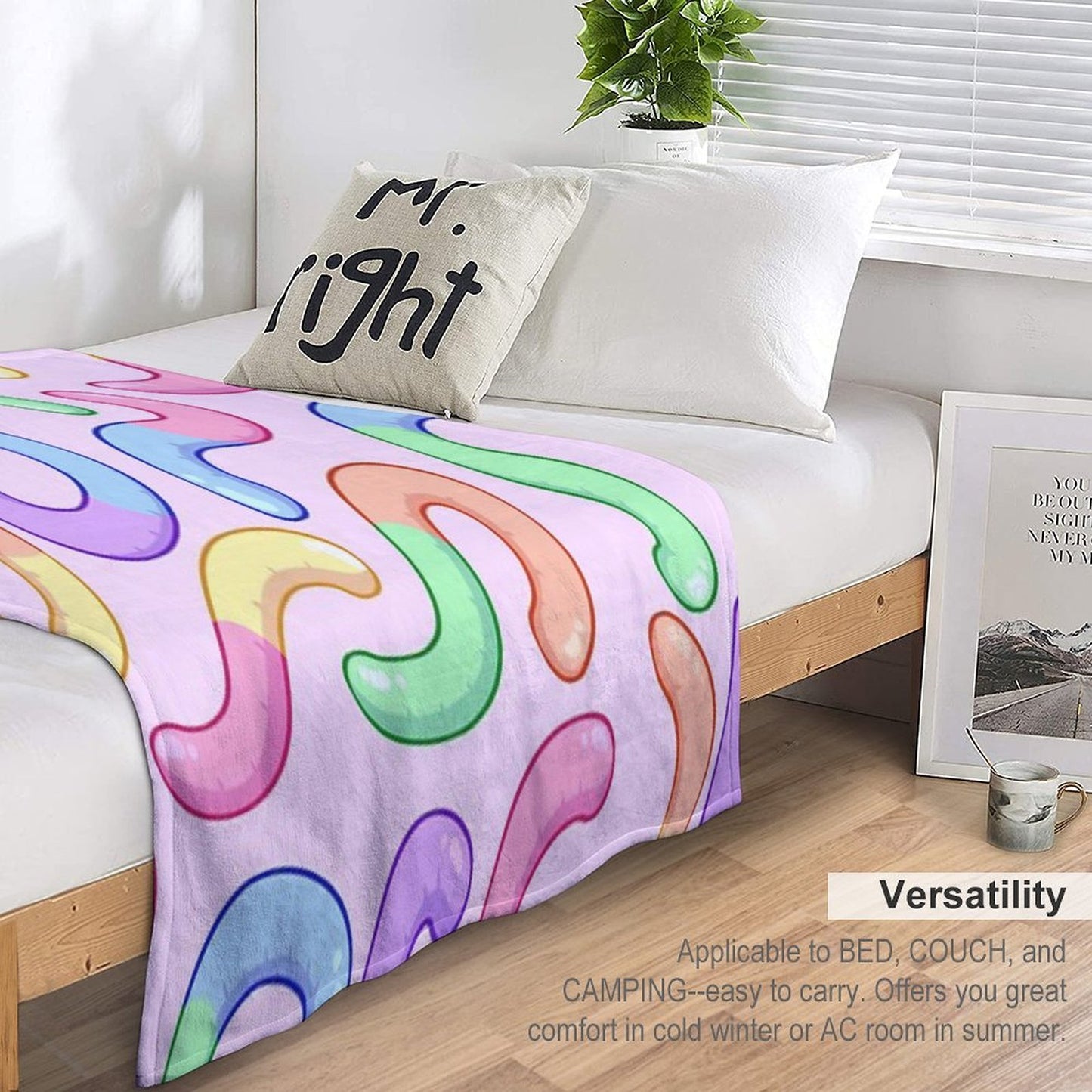 Gummy Worm Pattern Compact Throw Blanket