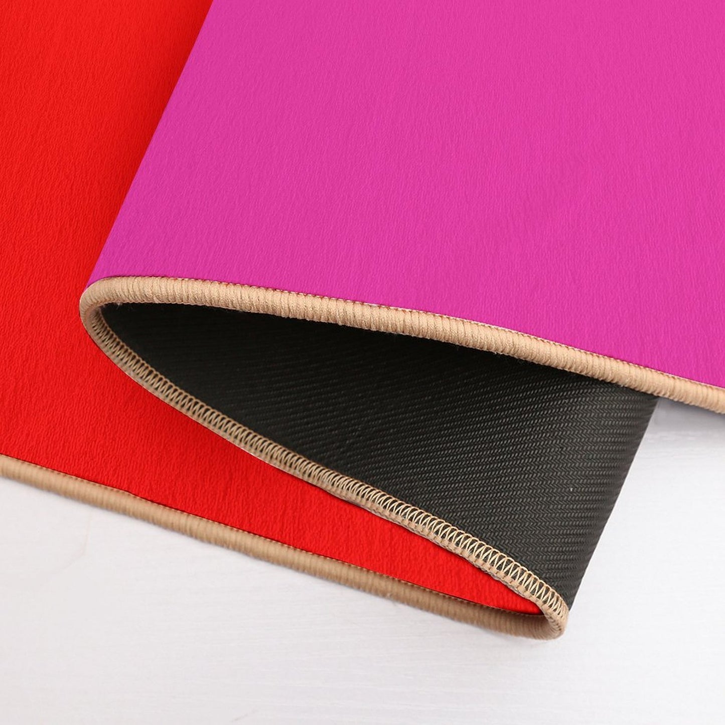 Colour Blocking Red And Pink Repositionable Bath Mat