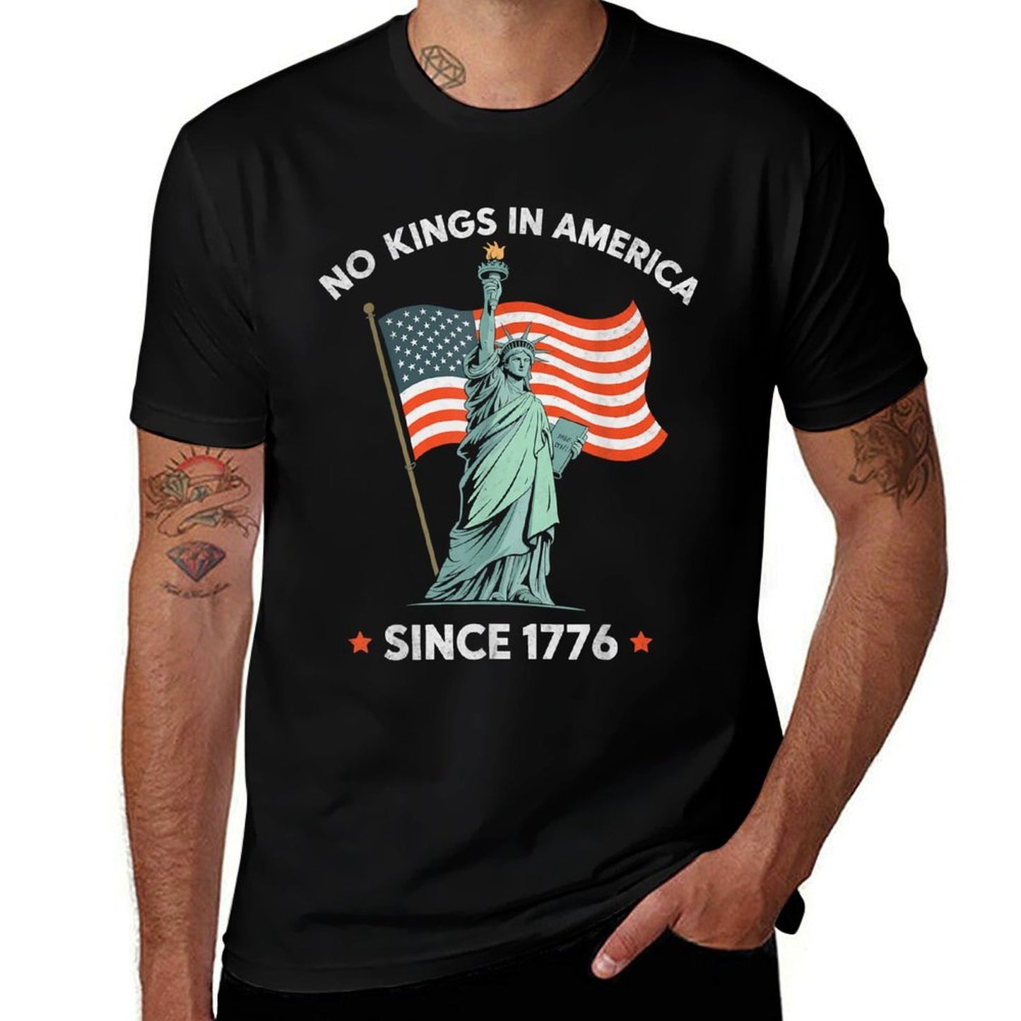 Statue of Liberty 4th July No Kings In America Since 1776 Comfortable T-Shirt