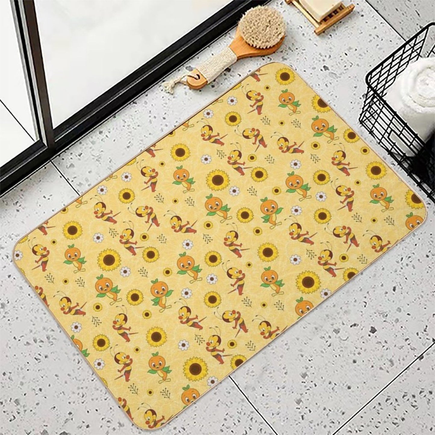 Spike The Bee And Orange Bird  Rapid-Drying Bath Mat