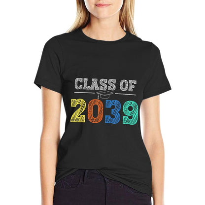 Class of 2039 Grow With Me First Day of School Graduation  Graphic-printed T-Shirt