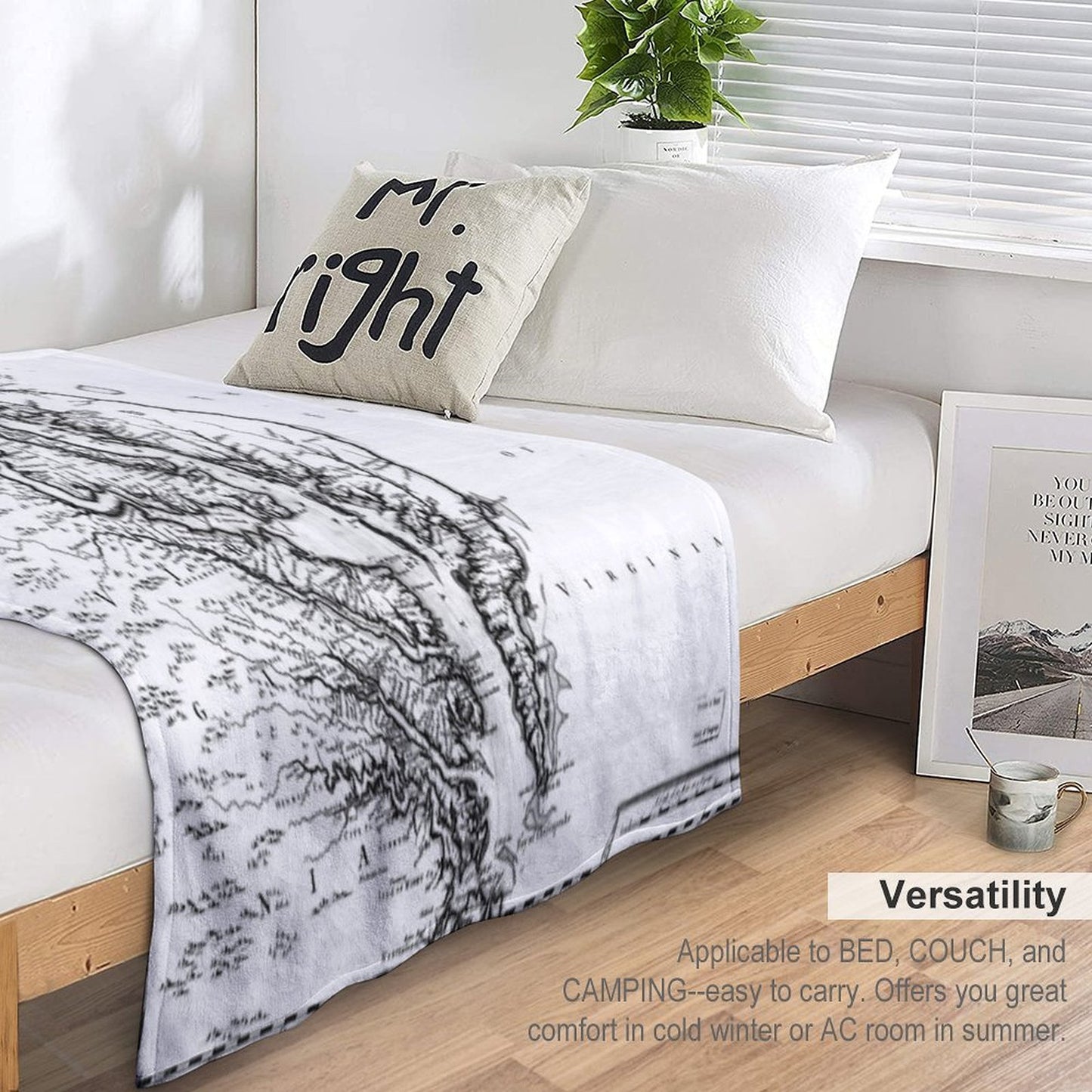 Vintage Map of The Chesapeake Bay (1719) BW Wrinkle-free Throw Blanket