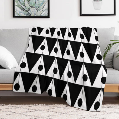 Large Retro Triangles Pattern No.1 Black And White Gift-ready Throw Blanket