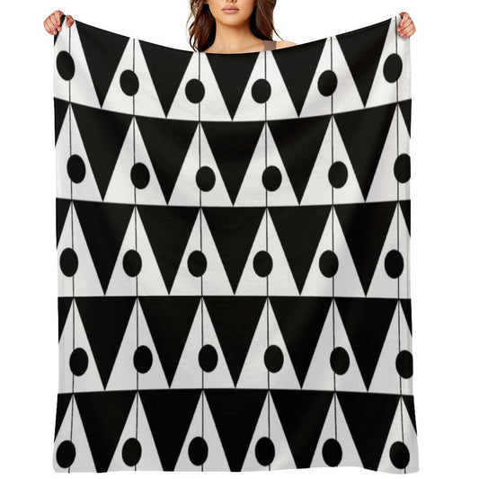 Large Retro Triangles Pattern No.1 Black And White Gift-ready Throw Blanket