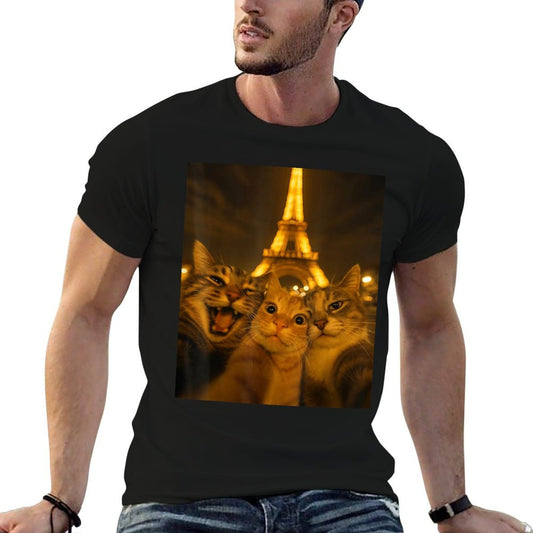 Cats Selfie in Paris, Cats Visiting Paris , Travelling Cats  Quick-drying T-Shirt