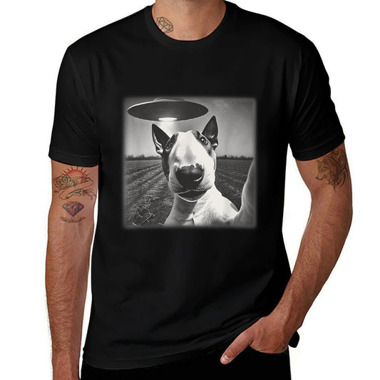 Vintage English Bull Terrier UFO Alien Selfie Dog Mom Dad Men Women Kids  Odor-resistant T-Shirt