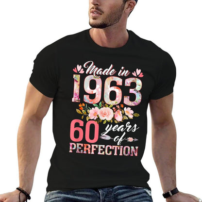 60th Birthday Gifts Women Made In 1963 Floral 60 Year Old  Tagless Design T-Shirt