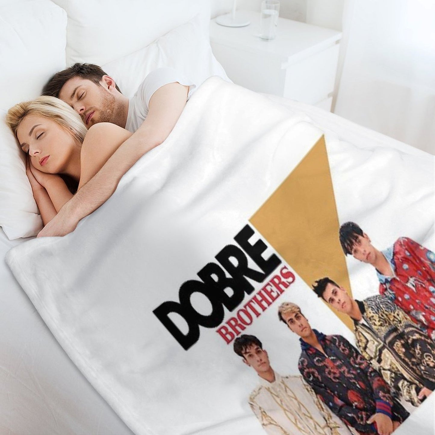 Dobre Brothers Compact Throw Blanket