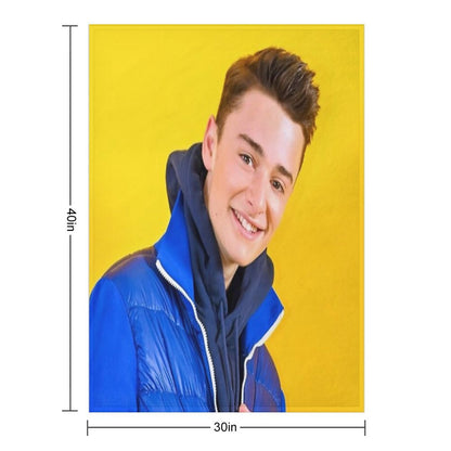Noah Schnapp Blue Jacket Machine-washable Throw Blanket
