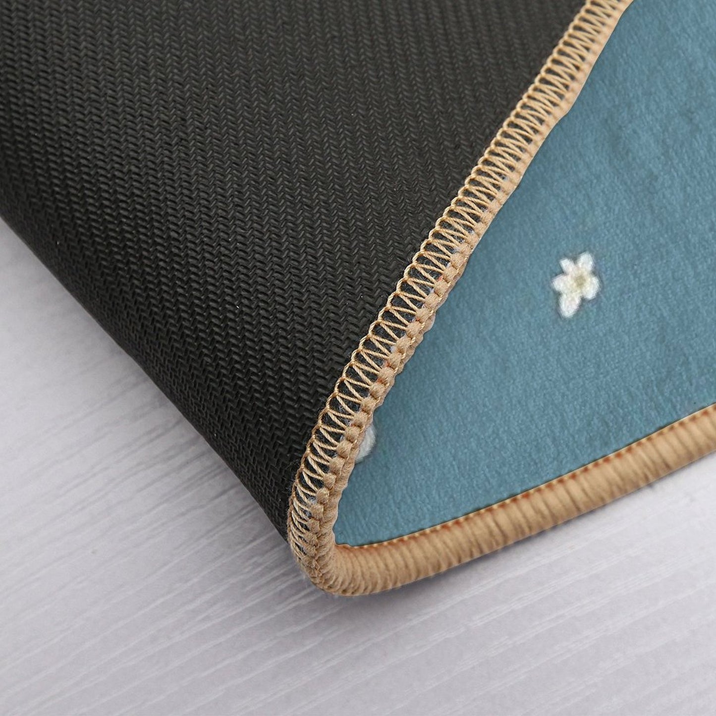 White Mini Flower Pattern L Accessories with Floral Pattern L Cute Flowers - Flower Design  Anti-Trip Bath Mat