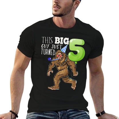 Kids Bigfoot 5th Birthday Kids Bigfoot Birthday Gift Boys  Trendy Pattern T-Shirt
