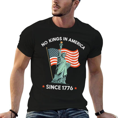 Statue of Liberty 4th July No Kings In America Since 1776 Comfortable T-Shirt