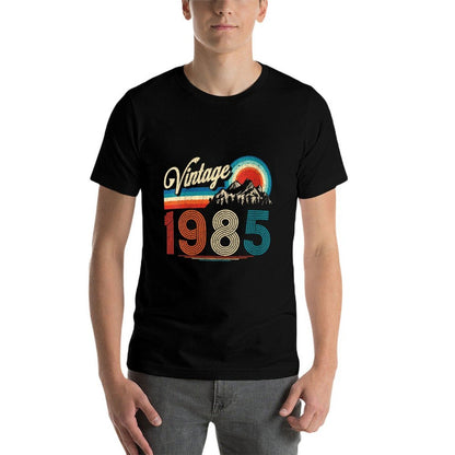 Womens Vintage Born In 1985 Retro 40th Birthday Gifts 40 Years Old  Classic T-Shirt