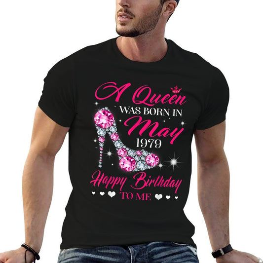 Queens Are Born in May 1979 T 40th Birthday  Trendy Pattern T-Shirt