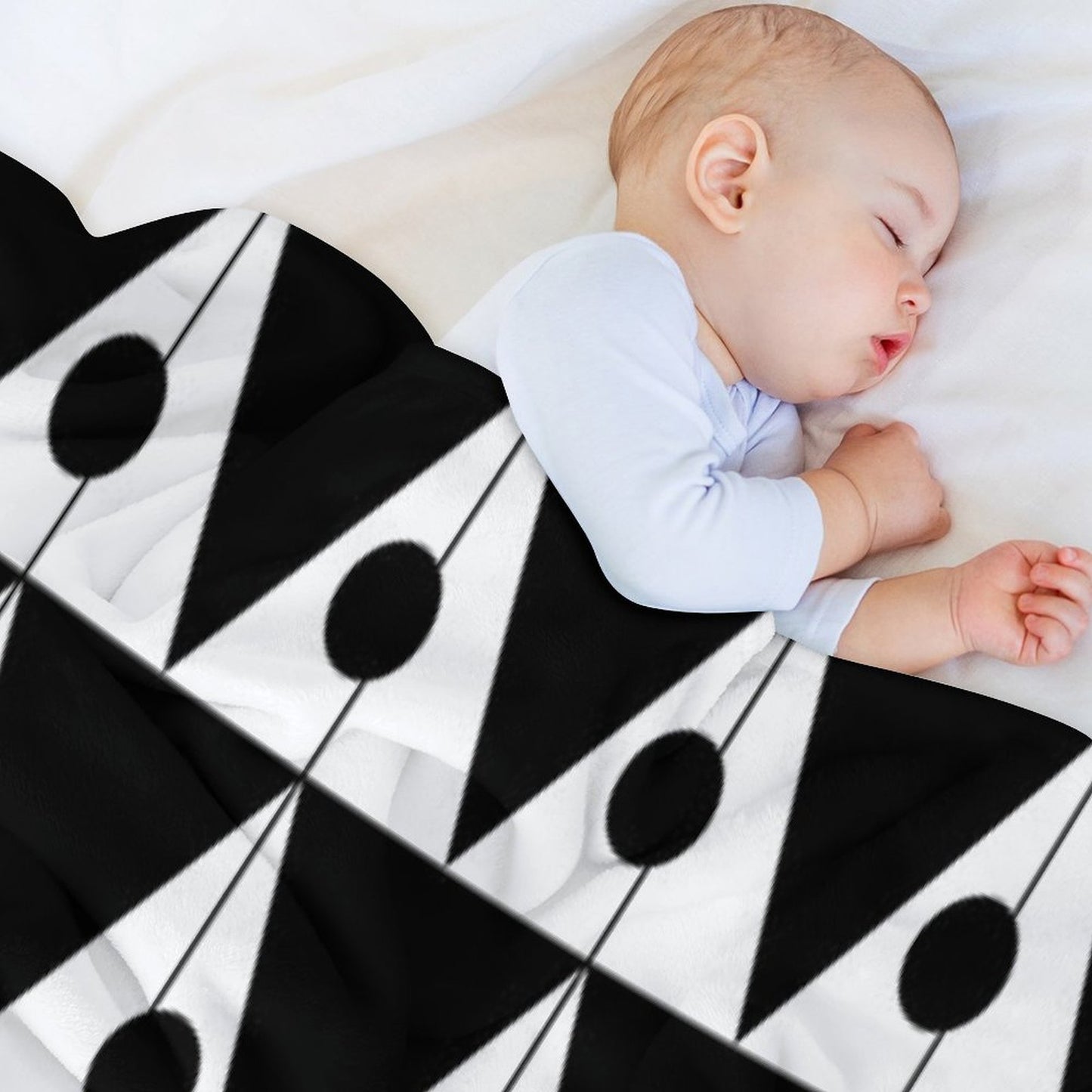 Large Retro Triangles Pattern No.1 Black And White Gift-ready Throw Blanket