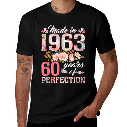 60th Birthday Gifts Women Made In 1963 Floral 60 Year Old  Tagless Design T-Shirt