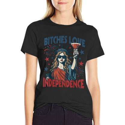Bitches Love Freedom Funny 4th July  Tagless Design T-Shirt
