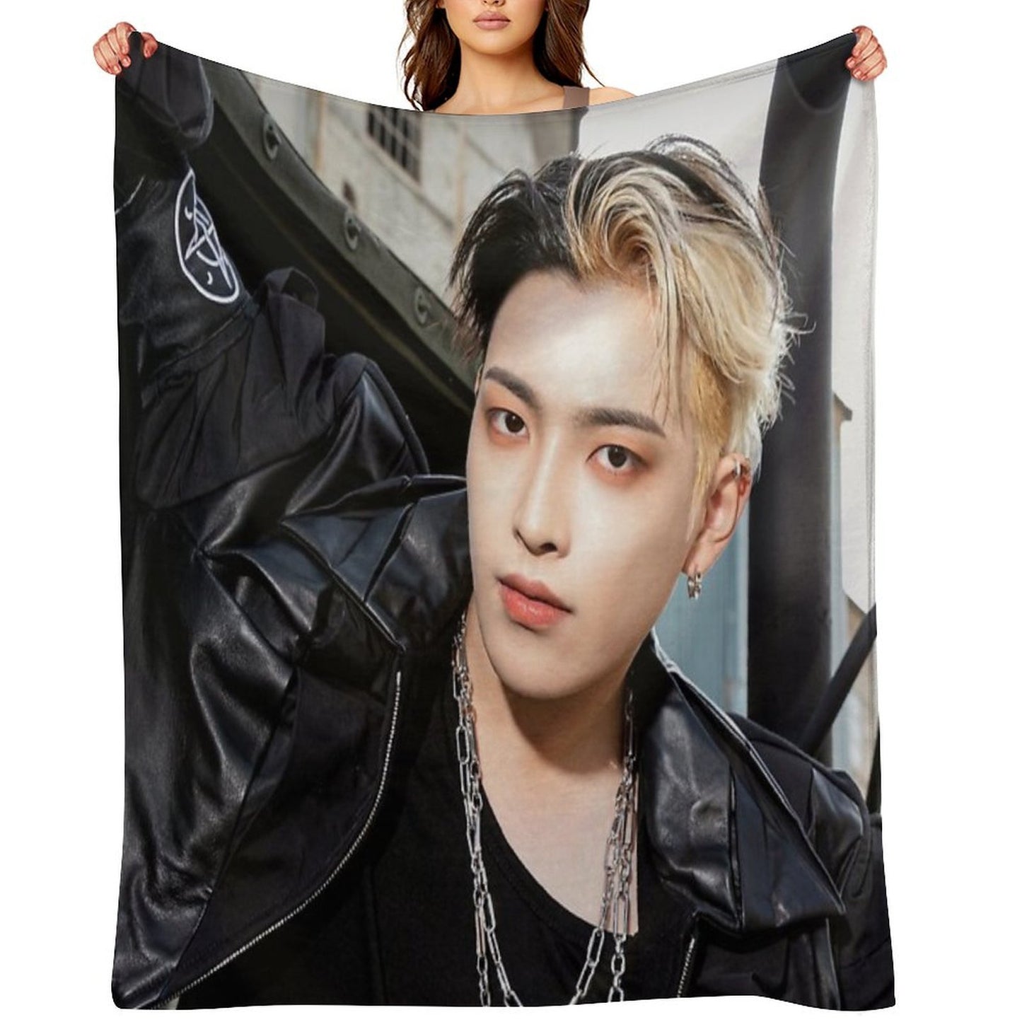 ATEEZ HONGJOONG THE WORLD EP.1  MOVEMENT GUERRILLA Compact Throw Blanket