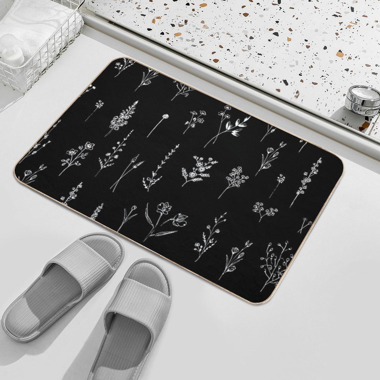 Black Wildflowers Pattern  Fade-Resistant Bath Mat