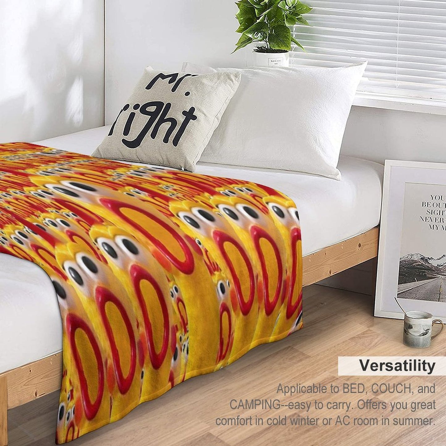 Chicken Chorus Lightweight Throw Blanket