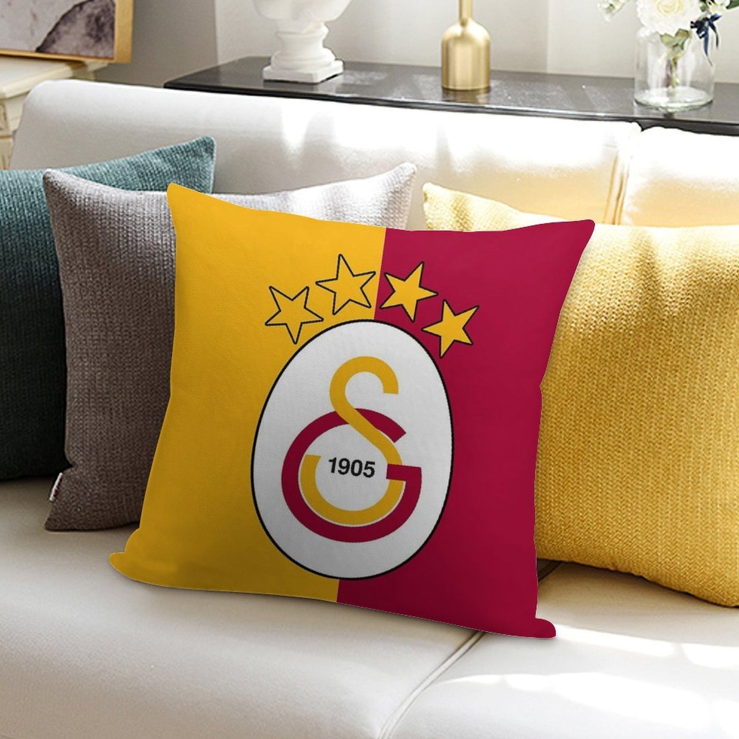 Galatasaray Badge Soft Hidden Zipper Throw Pillow