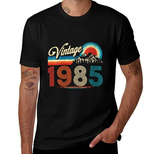 Womens Vintage Born In 1985 Retro 40th Birthday Gifts 40 Years Old  Classic T-Shirt