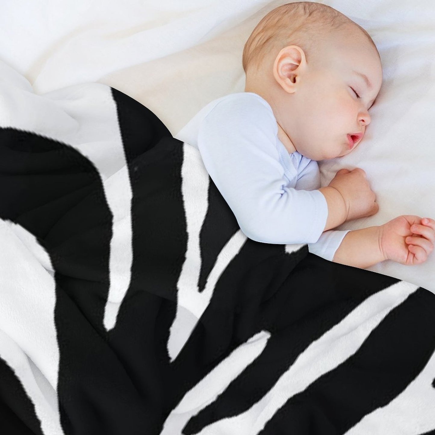 Zebra-pattern-design Travel-friendly Throw Blanket