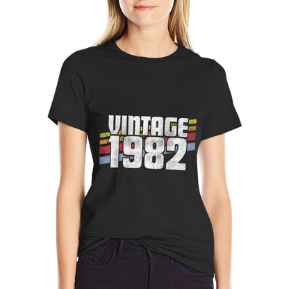 Vintage 1982 40th Birthday Gift Men Women 40 Years Old  Easy-care T-Shirt