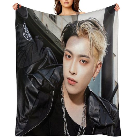 ATEEZ HONGJOONG THE WORLD EP.1  MOVEMENT GUERRILLA Compact Throw Blanket