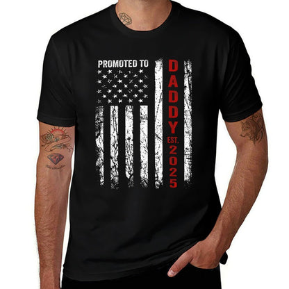 Patriotic Dad Promoted To Daddy Est 2025 New Dad 2025 Women Men  Soft T-Shirt