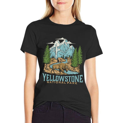 Yellowstone US National Park Wolf Bison Bear Vintage Gift  Soft T-Shirt