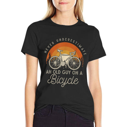 Retired Men Cyclist Biker Gift Bike Hobby Retro Bicycle  Classic T-Shirt