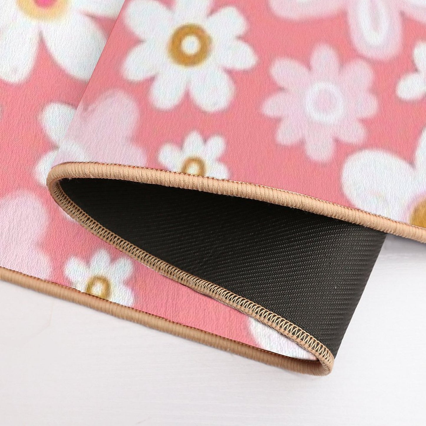 Pink And White Daisy Pattern  Non-Slip Bath Mat