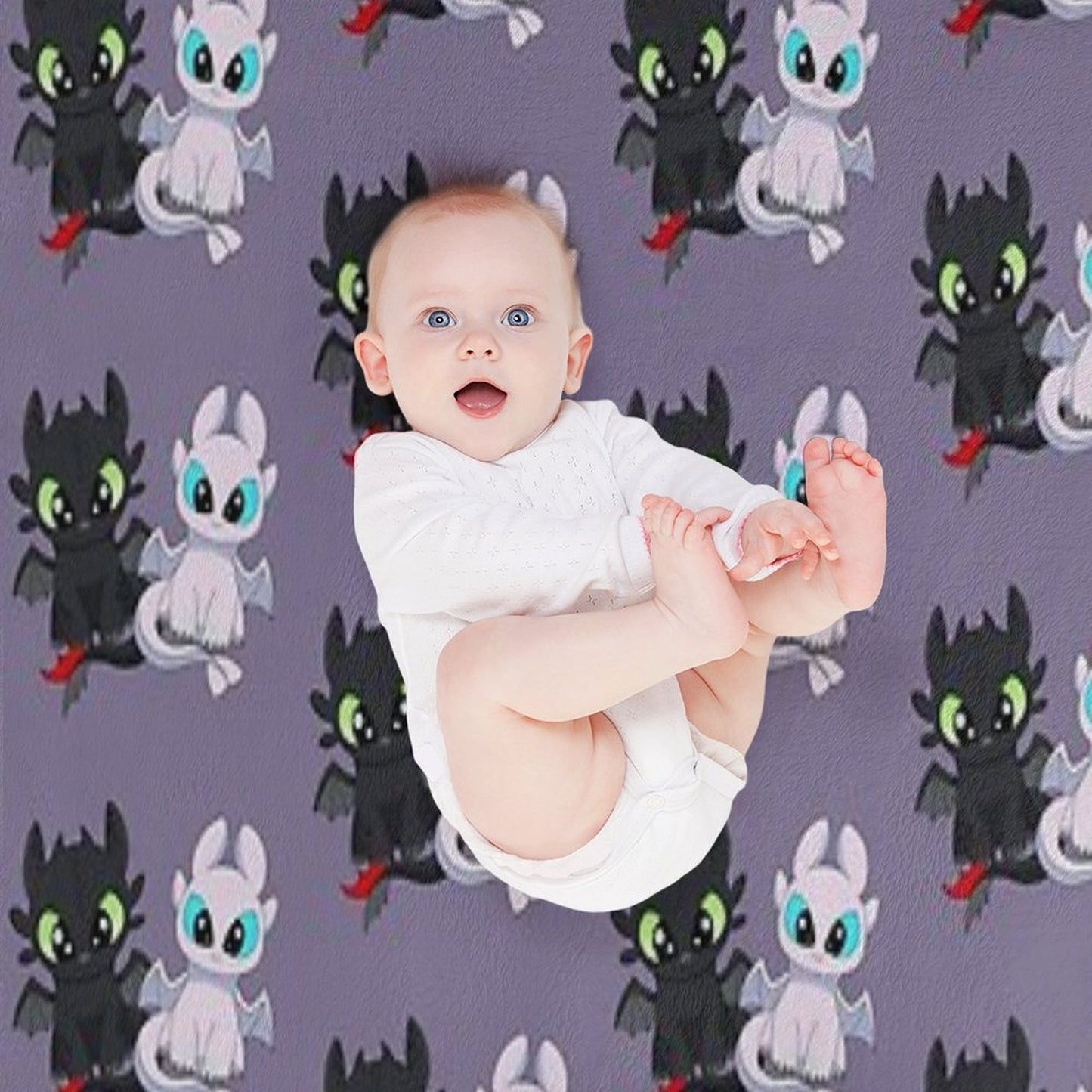 Couple Babies Toothless & Light Fury Baby Dragons, Night Fury, Httyd, Dragon Babies, Night Lights, How to Train Dragon Durable Throw Blanket
